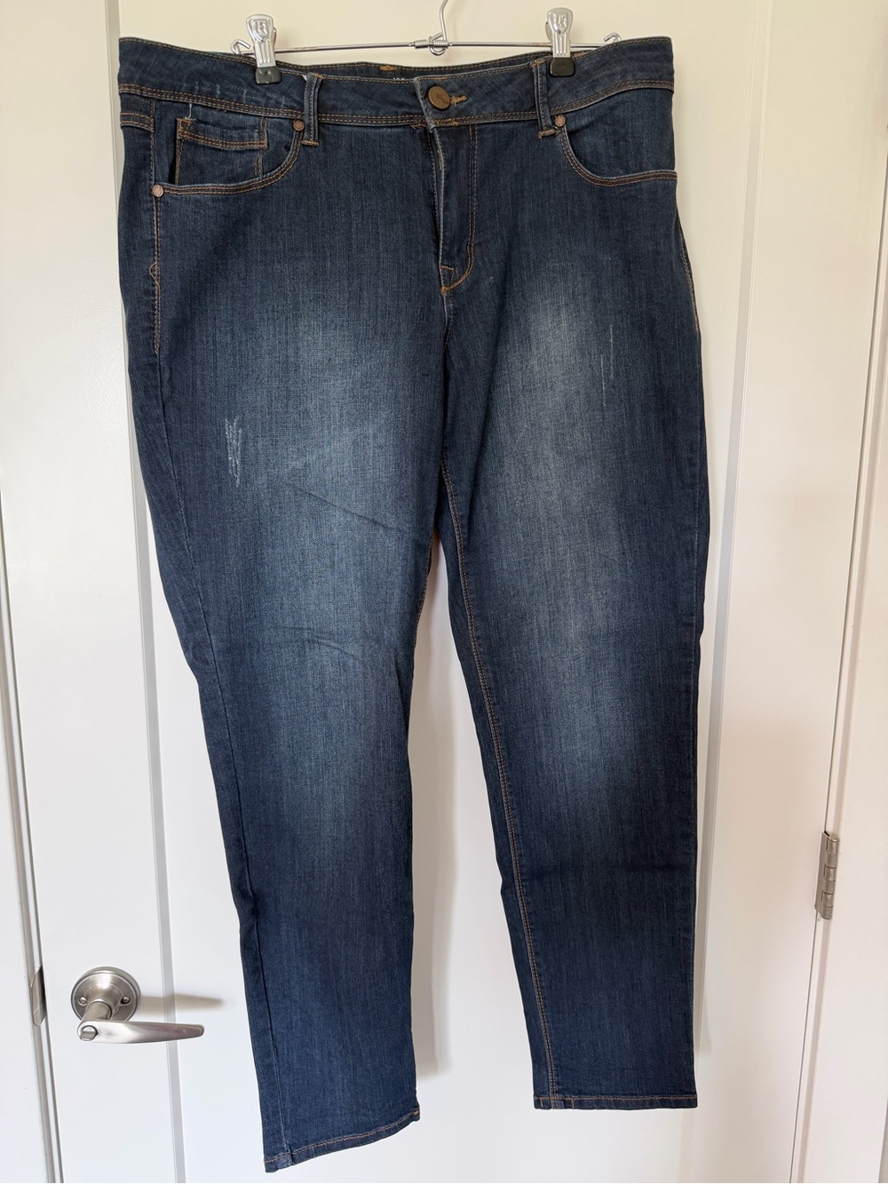 1822 Denim Women’s Slim Straight Dark Blue Jeans